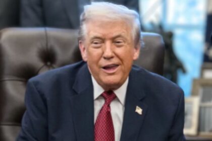 Donald Trump offers reporters lunch for a second time in a row at Mar-a-Lago.