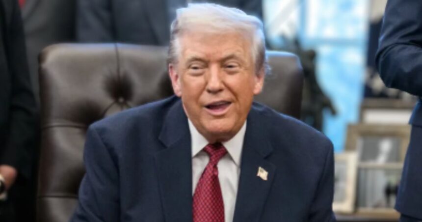 Donald Trump offers reporters lunch for a second time in a row at Mar-a-Lago.