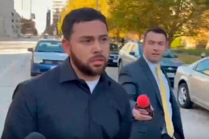 Ex Missouri cop pleads guilty of searching women's phones for nudes