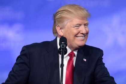 Fox News halts Donald Trump’s live press briefing