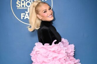 Gwen Stefani smiling