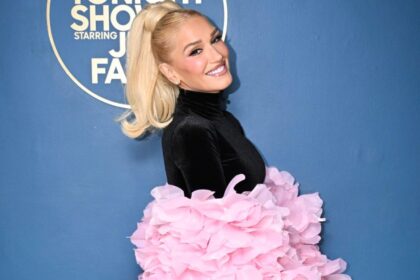 Gwen Stefani smiling