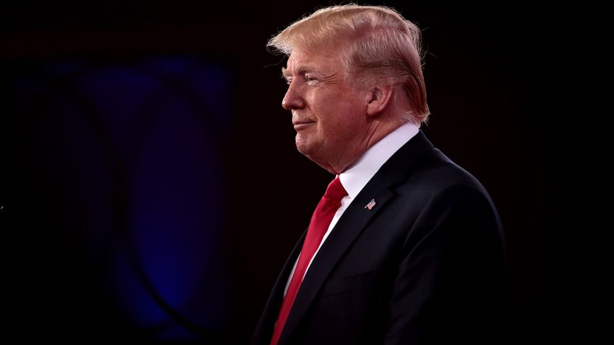 Does America think Trump will try for a third term?