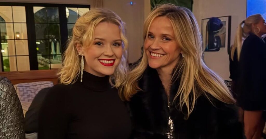 Reese Witherspoon With Her Daughter Ava Phillippe