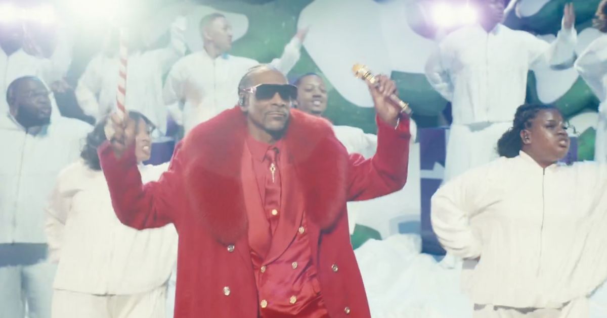 MAGA critics grill Snoop Dogg for performing at an NFL match