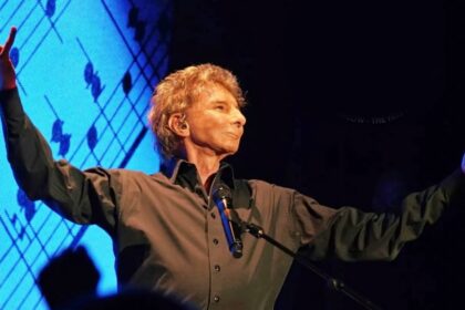 Barry Manilow is having surgery for lung cancer and had to cancel some concerts