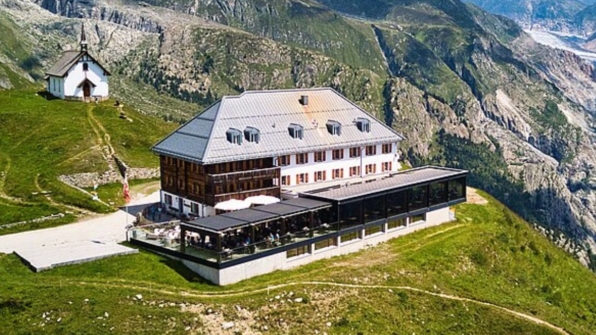 Hotel in alps