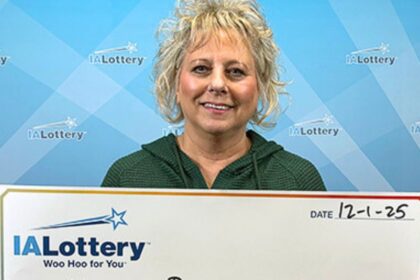 Iowa woman wins $100,000 jackpot
