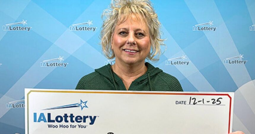 Iowa woman wins $100,000 jackpot