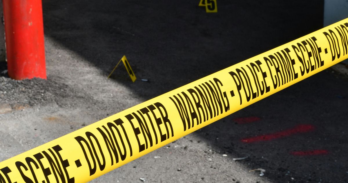 White cop mistakes only black man as suspect, ends up shooting FBI task force man 10 times