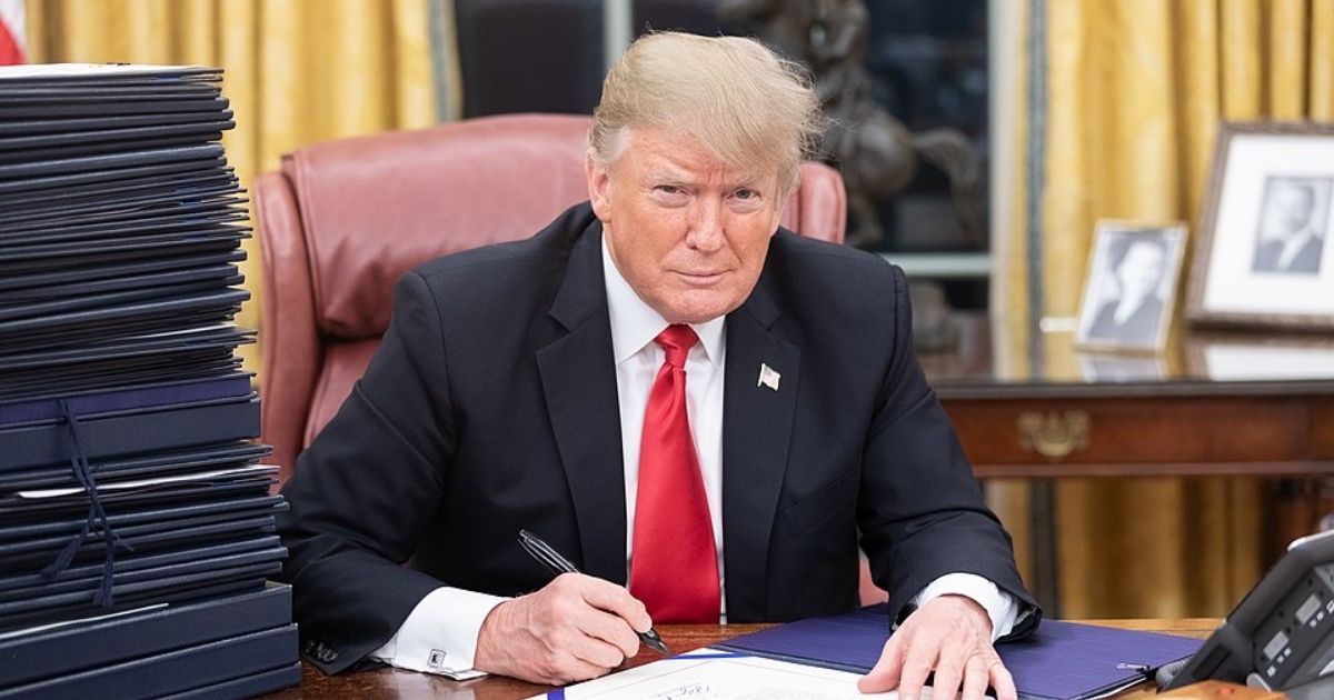 Donald Trump caught dozing off in Oval Office