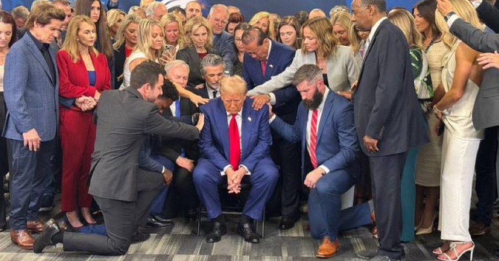 Trump praying
