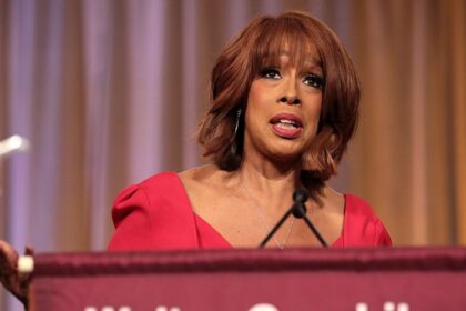 Gayle King criticized on social media for complaining about United Airlines.