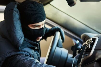 Kentucky man allegedly takes ex girlfriend's car from outside hospital after being denied entry to see newborn. (Image via Safety Track).