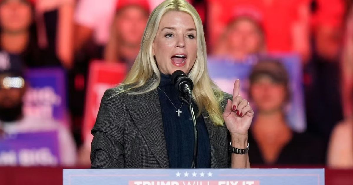 Pam Bondi ridiculed over her fashion sense
