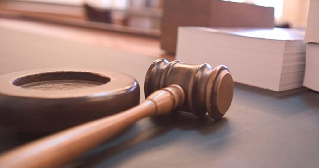 man lured female subordinate