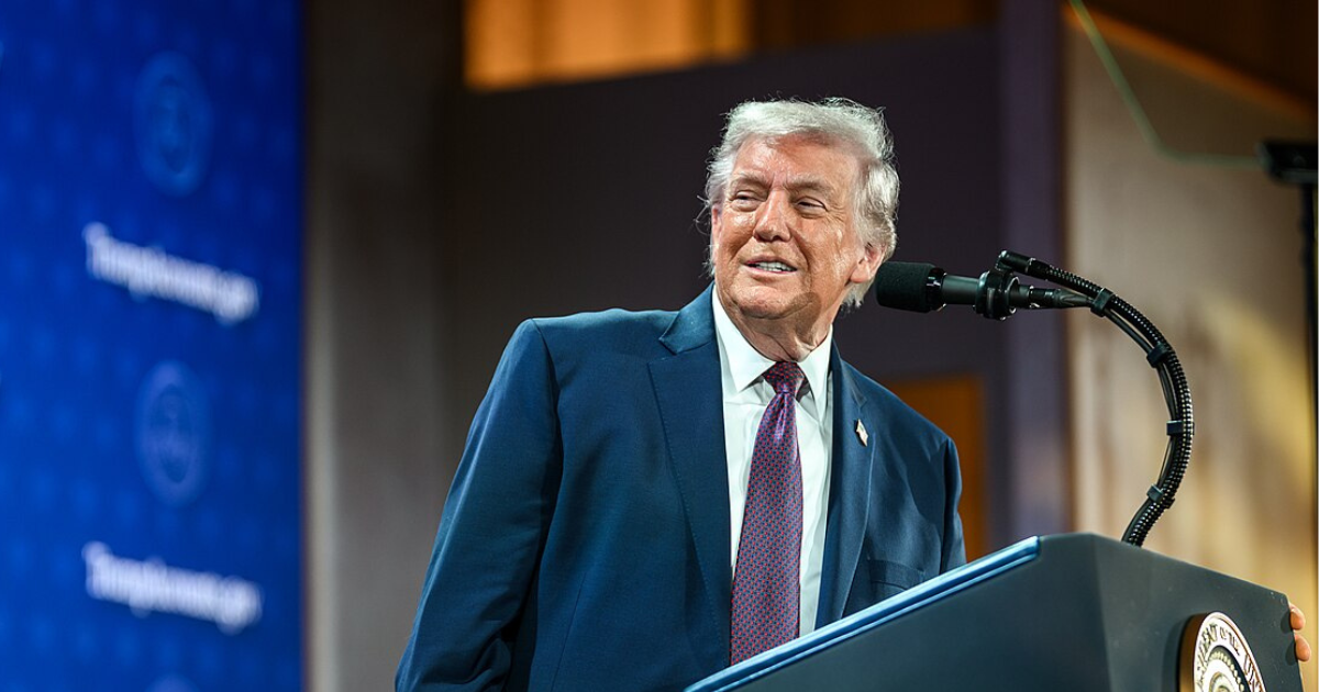 Donald Trump Sends Disturbing Email Asking “Are You An Illegal Alien” After This Latest Fundraising Stunt