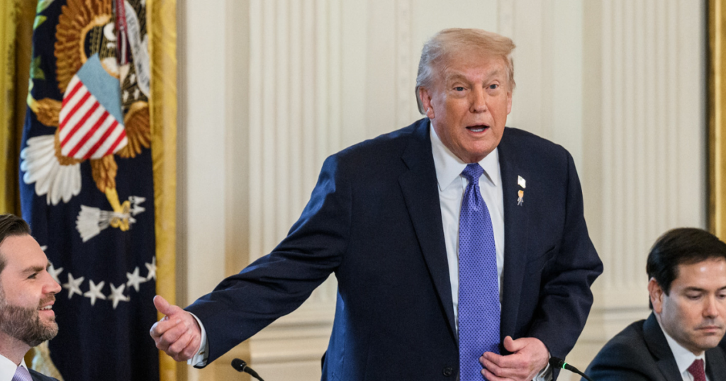 Trump_appears_confused_during_New_York_Times_interview