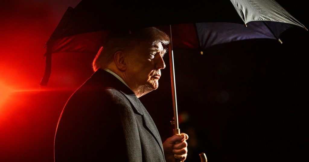 Melania_whispers_to_Donald Trump_during_White_House_briefing