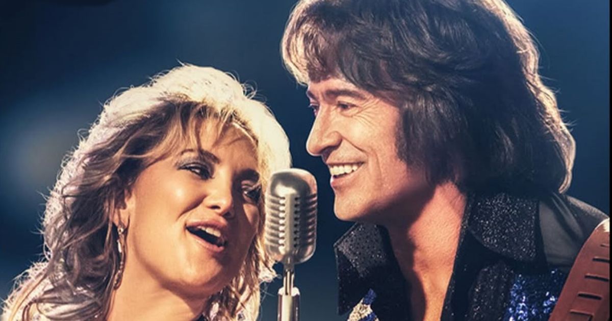 Kate Hudson and Hugh Jackman in Song Sung Blue