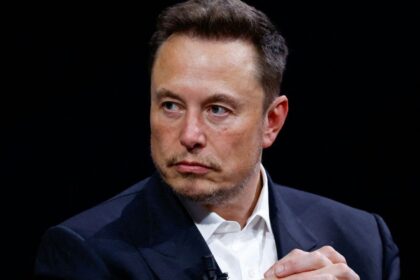Elon Musk’s sleazy, deleted tweet resurfaces and brews fresh trouble