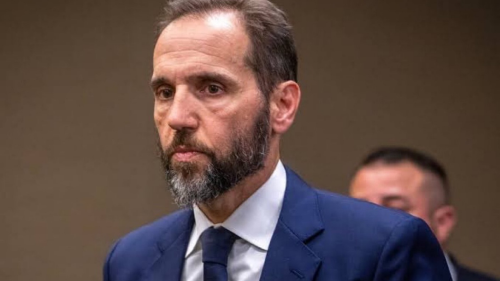 Jack Smith files on Trump's handling of classified documents banned from release.