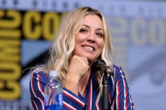 Kaley Cuoco finds success in career and life (image source: Wikimedia Commons/Gage Skidmore)