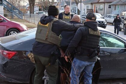 ICE agents detained a veteran and took his phone without charges