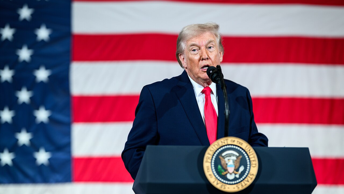 Donald Trump’s Midterm Ploy Underpinned? ICE Chief’s Testimony Contradicts Steve Bannon