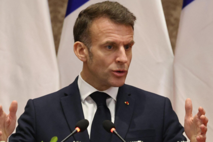 Emmanuel Macron prefers to have a transparent speech on social media