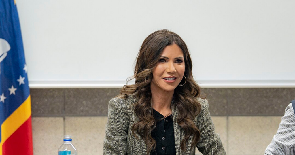 kristi noem_signs_border_wall_contract_closeup