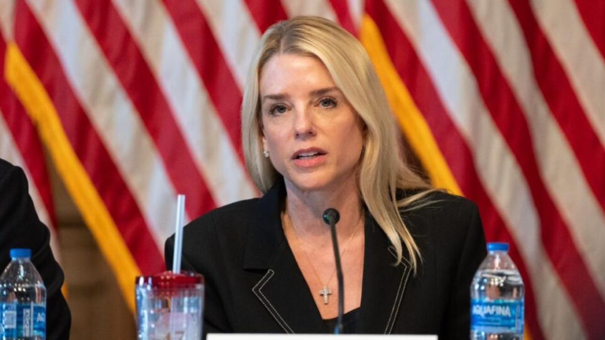 Bondi’s DOJ Adjusts Hiring Standards Amid Staff Departures – Turns to New Graduates