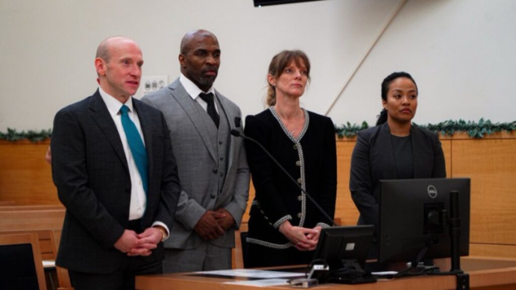 A Brooklyn judge overturned Kenneth Windley's robbery conviction after prosecutors looked into his claims of innocence.