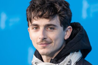 Timothee Chalamet’s opera-ballet remark has the perfect reply from the stage of SNL