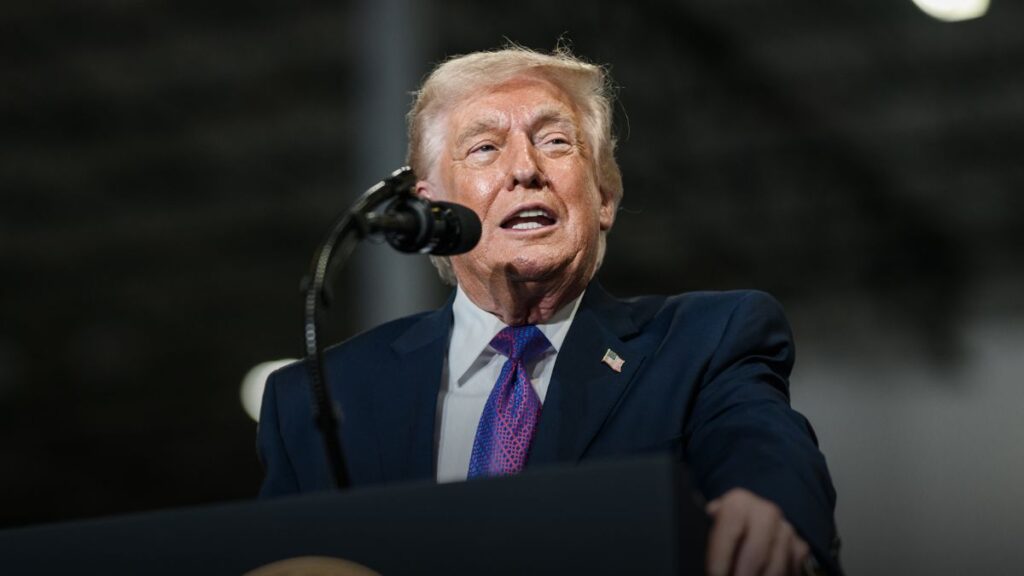 Trump pulls off a tale of Democrats lauding him, but netizens can’t agree with it