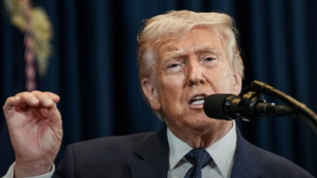 Donald Trump insults reporter over ICE question, ignites health concerns. (Credits: Wikimedia Common).