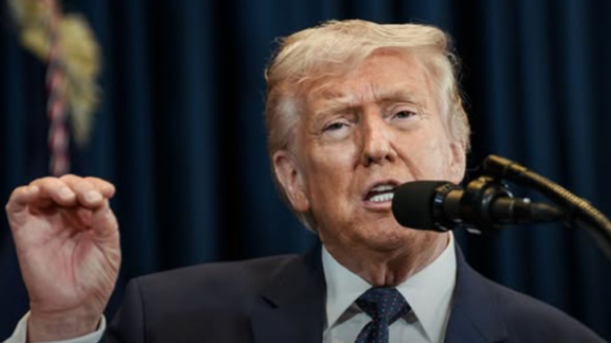Donald Trump insults reporter over ICE question, ignites health concerns. (Credits: Wikimedia Common).