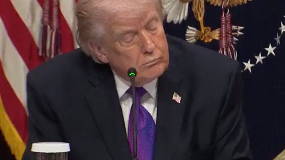 Trump Signs Tech Pledge Protecting Household Electricity