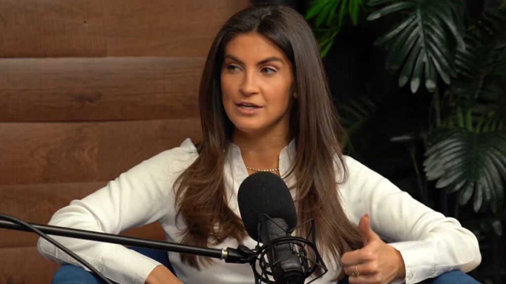 Kaitlan Collins' CNN colleagues reveal why she's becoming out of touch as a journalist.