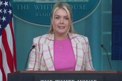 Karoline Leavitt clicked at a press briefing.