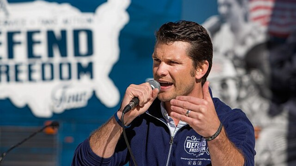Hegseth Stands by War Planning Remark After Reporter Questions Him on Strait of Hormuz