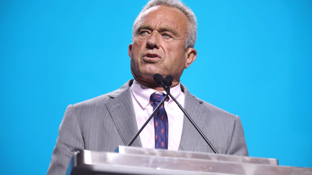 White House Reportedly Concerned After RFK Jr.’s Toilet Seat Comment