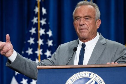 RFK Jr has White House staff worried after misteps per a new report.