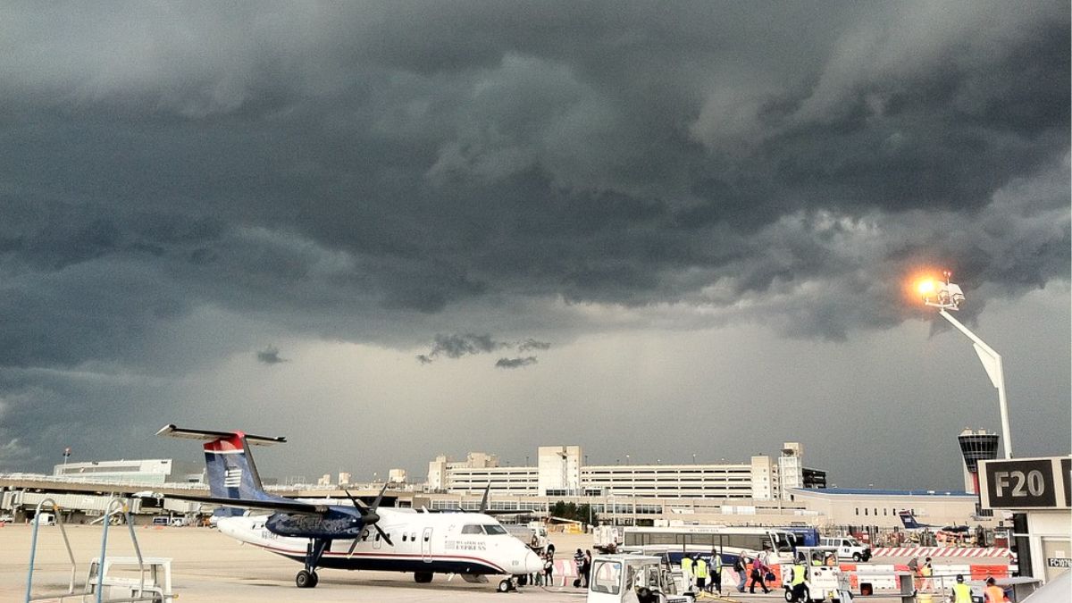 Severe weather in Detroit has caused significant travel disruptions, resulting in the cancelation of flights. (Credits: Flickr/justinls).