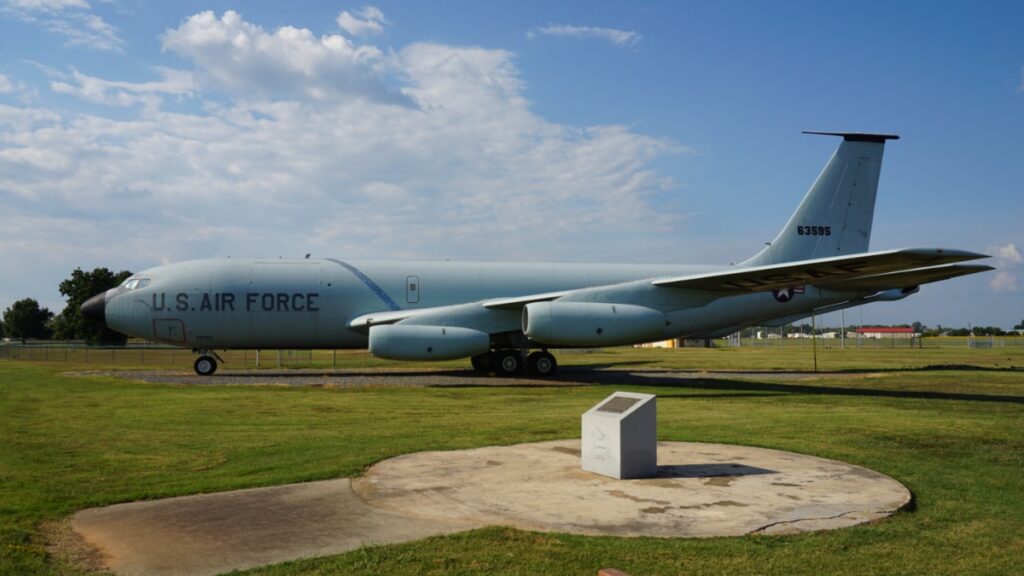 US Air Force refueling plane crashes in Iraq, killing all six on board.