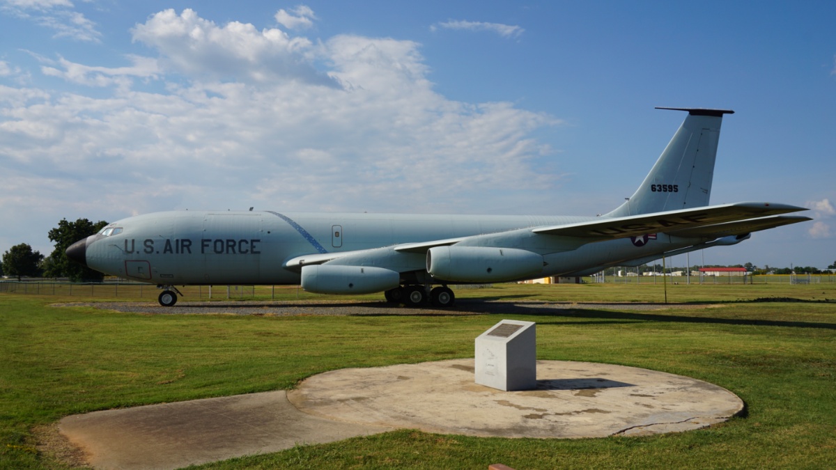 US Air Force refueling plane crashes in Iraq, killing all six on board.