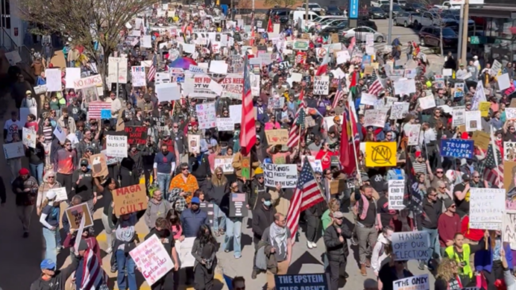 Violence reported near Trump's Mar-a-Lago during “No Kings” protest