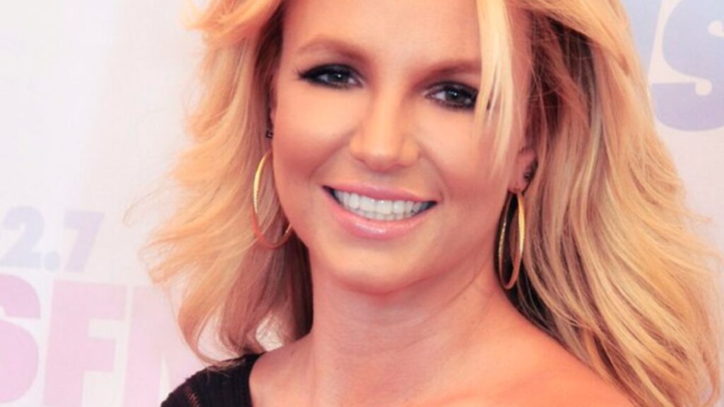Britney Spears gets compliments from coworkers