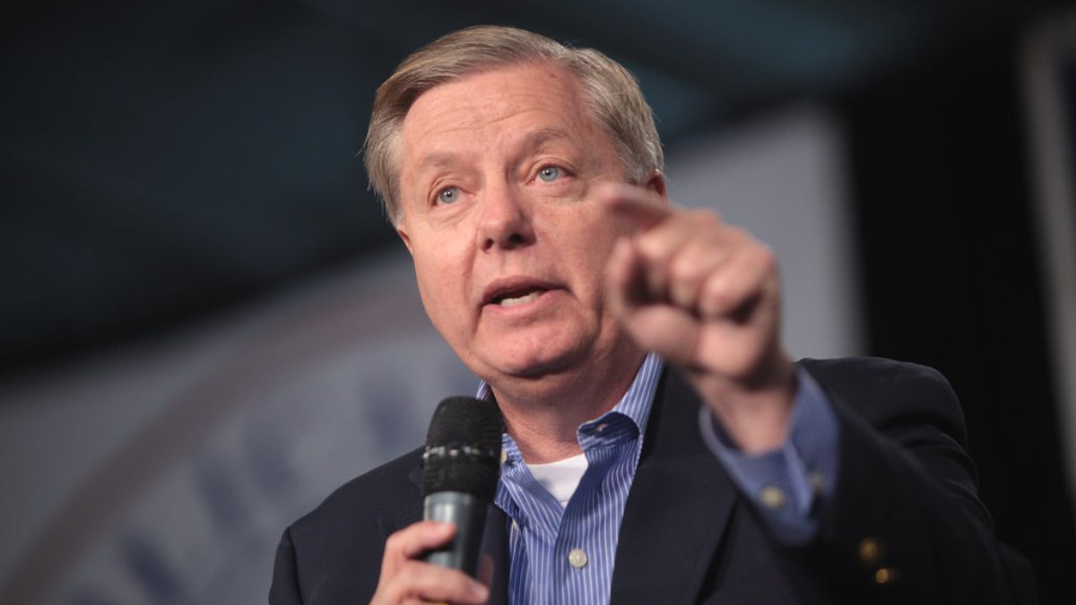 Lindsey Graham Addresses Backlash Over Disney World Photos as DHS Shutdown Continues