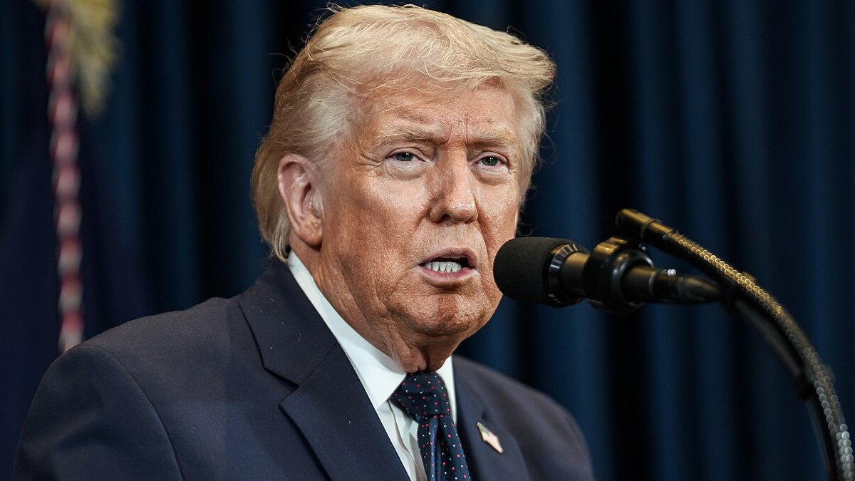 Trump’s Supreme Court Appearance on Birthright Citizenship Draws Backlash from Crockett and Other Lawmakers